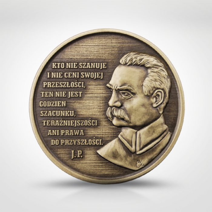 Patriotyczne przypinki i medale na zamówienie - PTTK 100 lat Odzyskania Niepodległości 1